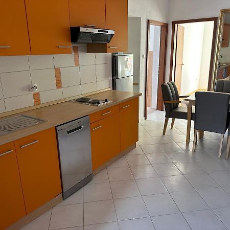 App 4 - 6 Persons Direct On The Seaside, 1St Floor Leilighet Ljubač Eksteriør bilde